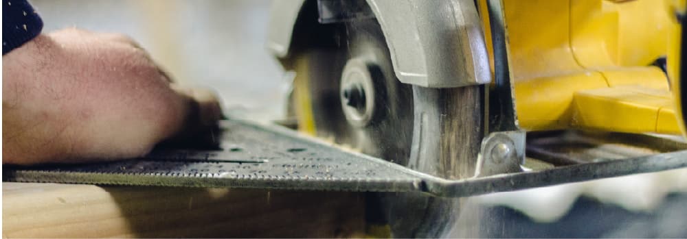 太陽光パネルが並ぶ風景